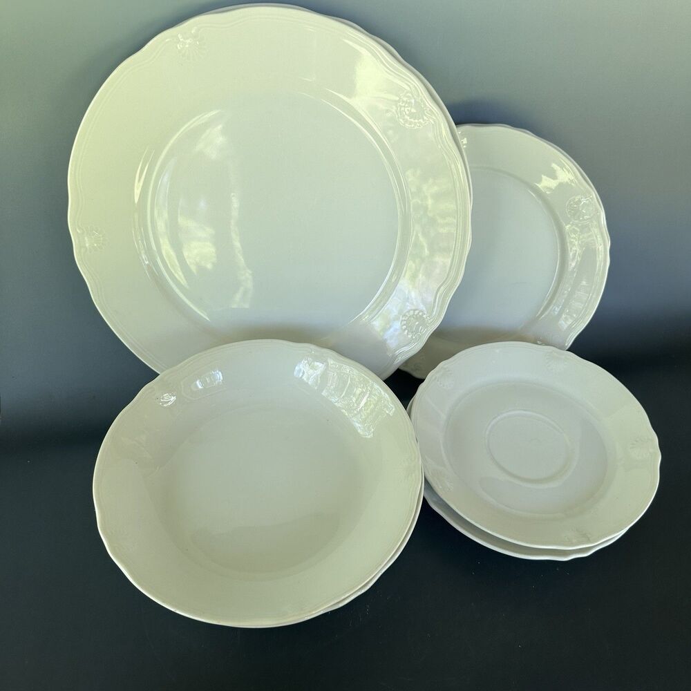 Vtg Crown Ming Coquille Japan Plates Set 8 Bright White Fine China Shell Rim